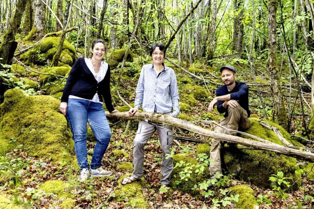 Marguerite, Natacha et Emmanuel du GFC Lu Picatau en forêt en Dordogne